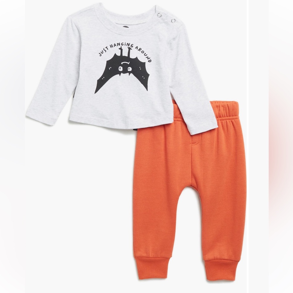 NWT dot Australia hanging around set